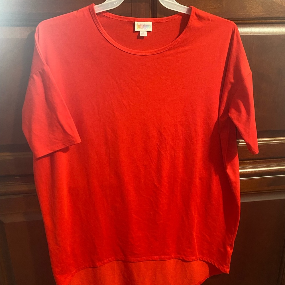 LulaRoe woman’s shirt